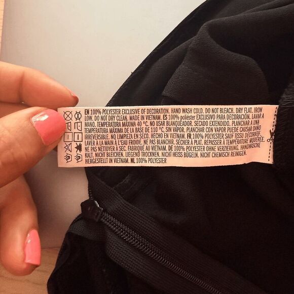 Forever 21 Romper Black with Contrast White Trim Chic Style Shorts Belt Zipper M - Picture 4 of 7